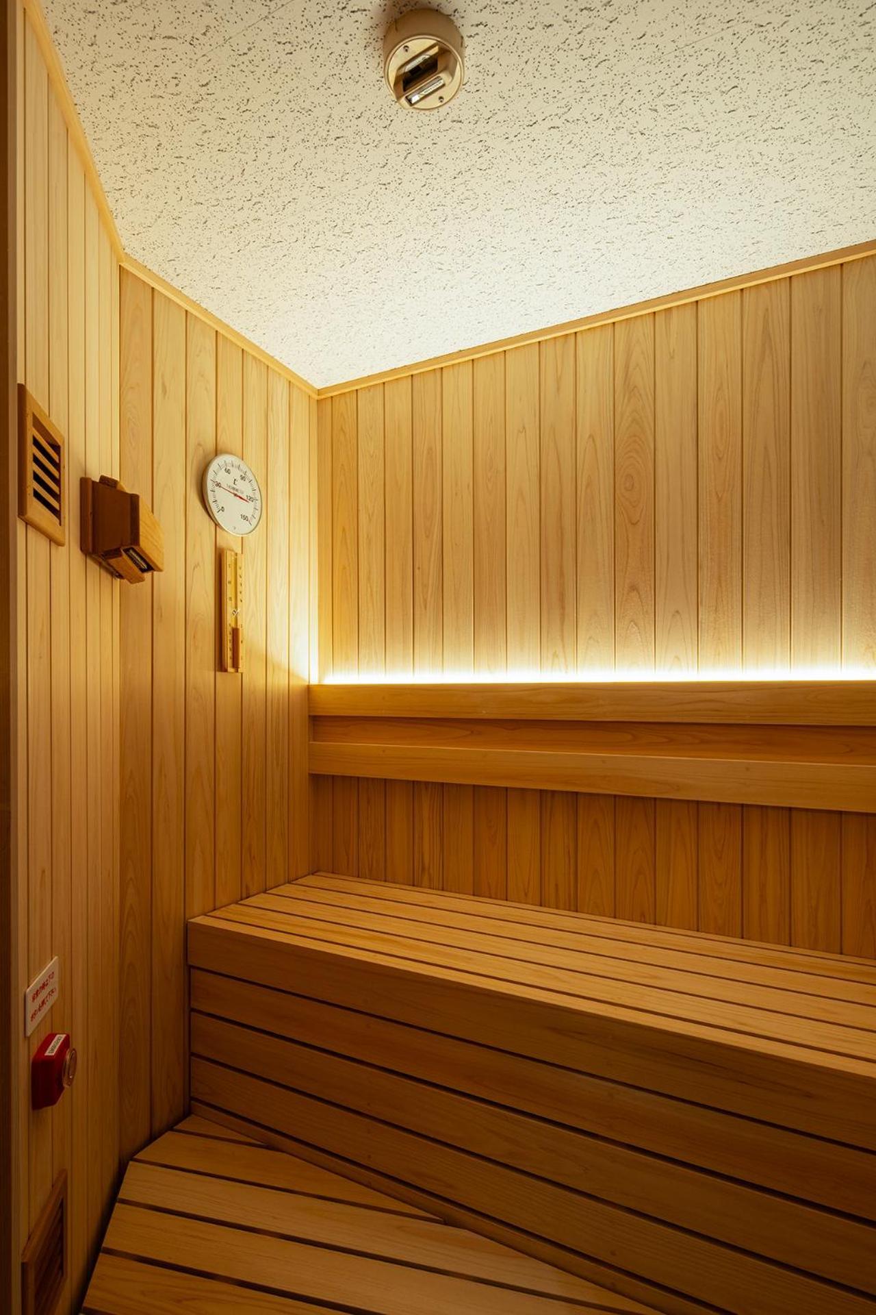 Section L Shimbashi West 4* Tokio